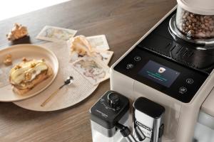 Mesin kopi otomatis Rivelia EXAM440.55.BG De'Longhi